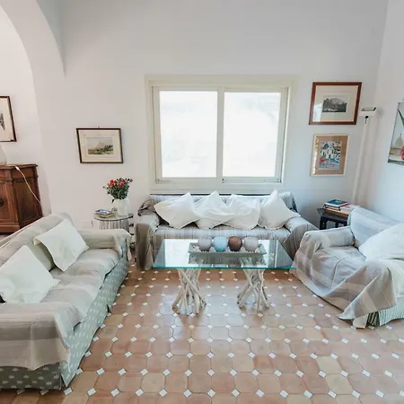 Panoramic Caprese With Garden Near Grotta Azzurra *
