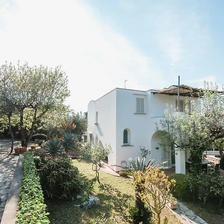 Panoramic Caprese With Garden Near Grotta Azzurra *